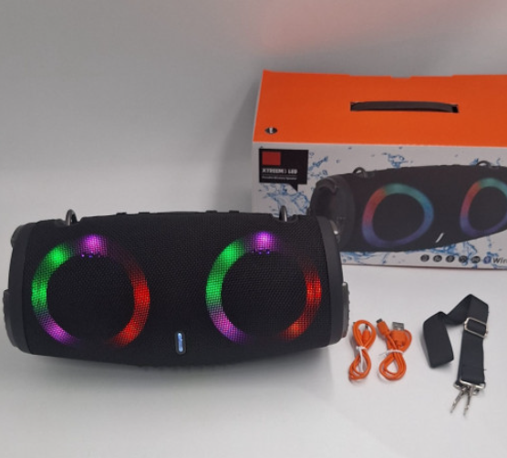 Bocina Aprueba de Agua XTREEM3 LED con Luces RGB