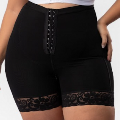 Short con Broche Tiro Alto – Levanta Cola y Encaje